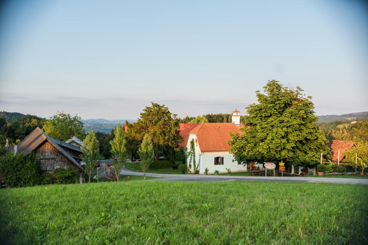 Serschenhof- Auszeit Ueber Dem Stall Leutschach Exteriör bild